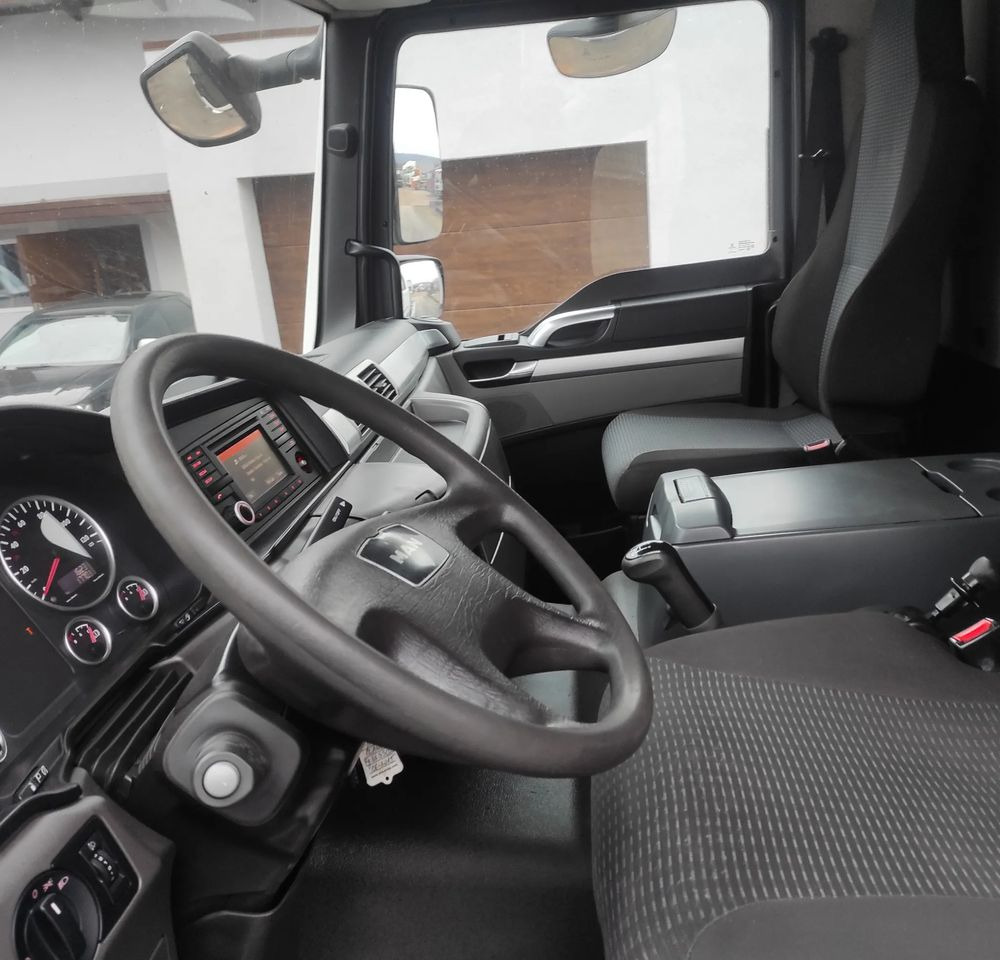 MAN TGM 18.290 - Abrollkipper: das Bild 2 MAN TGM 18.290 - Abrollkipper: das Bild 2