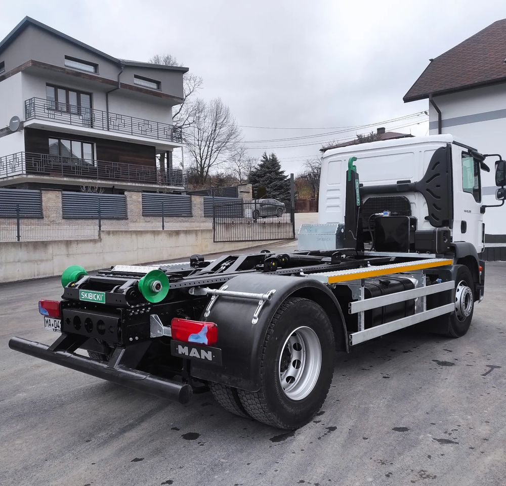 MAN TGM 18.290 - Abrollkipper: das Bild 3 MAN TGM 18.290 - Abrollkipper: das Bild 3