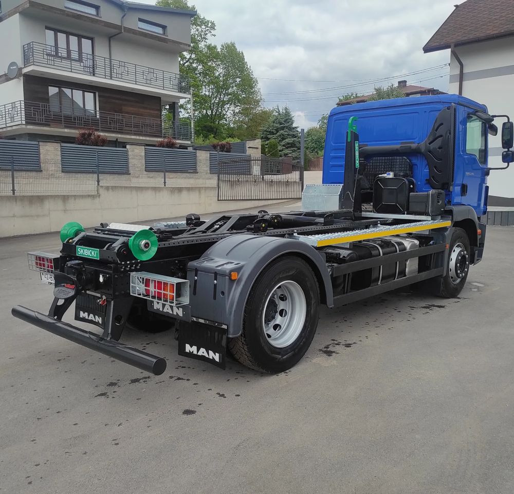 MAN TGM 18.340 urządzenie hakowe AXOR - Abrollkipper: das Bild 5 MAN TGM 18.340 urządzenie hakowe AXOR - Abrollkipper: das Bild 5