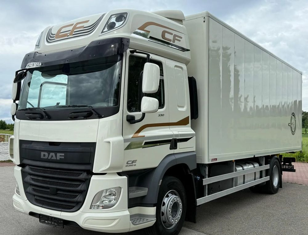 DAF CF 330/10.2017/KONTENER MEBLOWY/IZOTERMA/WINDA/18 PALET/E6/NISKI PRZEBIEG/Z NIEMIEC/JAK NOWY/DUŻY SILNIK 10 837cm3// - Koffer LKW: das Bild 1 DAF CF 330/10.2017/KONTENER MEBLOWY/IZOTERMA/WINDA/18 PALET/E6/NISKI PRZEBIEG/Z NIEMIEC/JAK NOWY/DUŻY SILNIK 10 837cm3// - Koffer LKW: das Bild 1