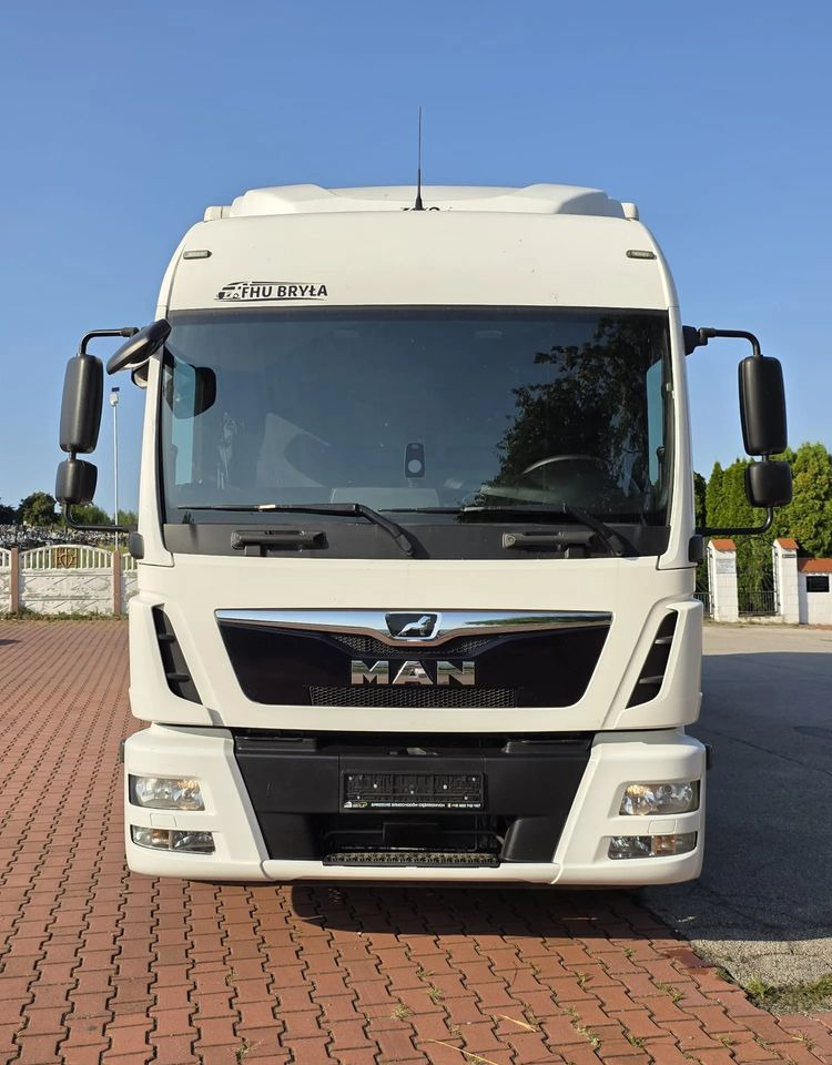 MAN TGL 12.250 / KONTENER / IZOTERMA / WINDA / 2019R / EURO 6 / PEŁEN SERWIS / 6 TON ŁADOWNOŚĆ / SPROWADZONY / ZADBANY / JAK NOWY / KSIĄŻKA SERWISOWA / E6 / 17 PALET - Koffer LKW: das Bild 3 MAN TGL 12.250 / KONTENER / IZOTERMA / WINDA / 2019R / EURO 6 / PEŁEN SERWIS / 6 TON ŁADOWNOŚĆ / SPROWADZONY / ZADBANY / JAK NOWY / KSIĄŻKA SERWISOWA / E6 / 17 PALET - Koffer LKW: das Bild 3