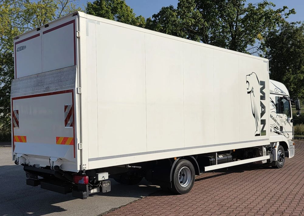 MAN TGL 12.250 / KONTENER / IZOTERMA / WINDA / 2019R / EURO 6 / PEŁEN SERWIS / 6 TON ŁADOWNOŚĆ / SPROWADZONY / ZADBANY / JAK NOWY / KSIĄŻKA SERWISOWA / E6 / 17 PALET - Koffer LKW: das Bild 4 MAN TGL 12.250 / KONTENER / IZOTERMA / WINDA / 2019R / EURO 6 / PEŁEN SERWIS / 6 TON ŁADOWNOŚĆ / SPROWADZONY / ZADBANY / JAK NOWY / KSIĄŻKA SERWISOWA / E6 / 17 PALET - Koffer LKW: das Bild 4