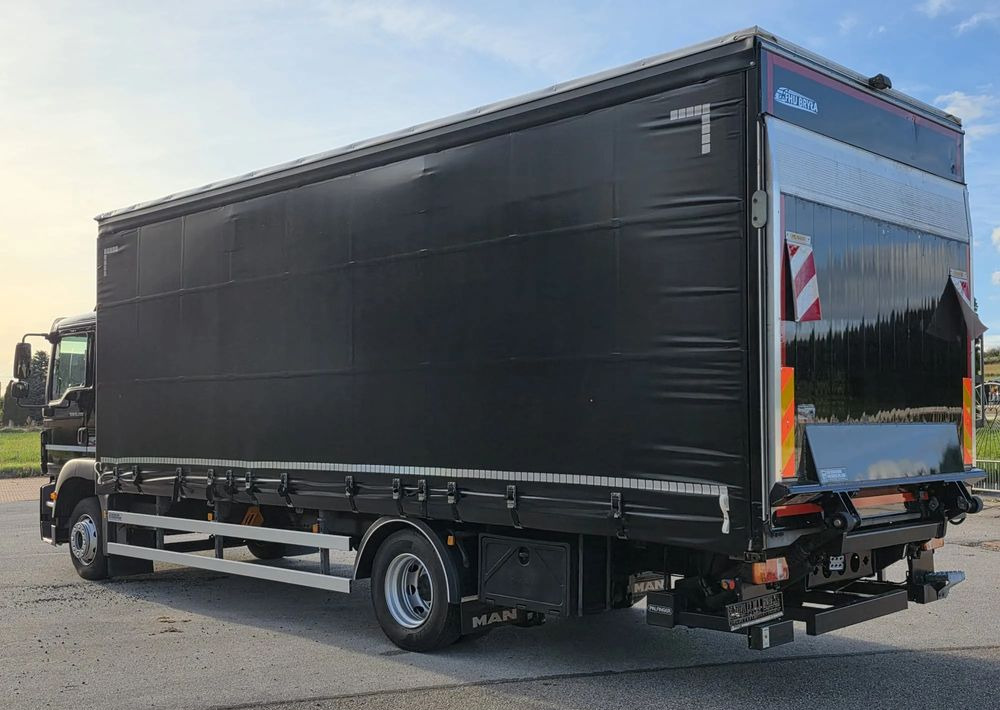 MAN TGM 12.290 / 15.290 / E6/ FIRANKA /BOCZNE DRZWI / BURTO-FIRANKA / 18PALET / WINDA / NISKI PRZEBIEG / 2018/ CAŁY NA PODUSZKACH / SERWISOWANY - Plane LKW: das Bild 4 MAN TGM 12.290 / 15.290 / E6/ FIRANKA /BOCZNE DRZWI / BURTO-FIRANKA / 18PALET / WINDA / NISKI PRZEBIEG / 2018/ CAŁY NA PODUSZKACH / SERWISOWANY - Plane LKW: das Bild 4