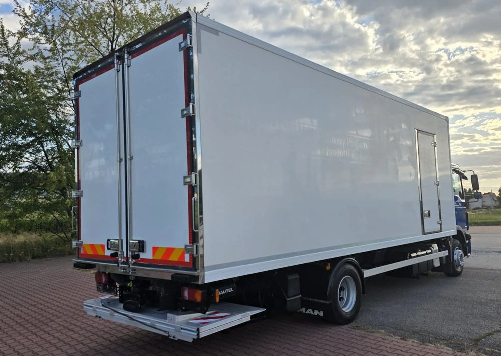 MAN TGM 15.250 / CHŁODNIA / WINDA / 2018 ROK / 230 TYŚ KM / BOCZNE DRZWI / AUTOMAT / SPROWADZONY / E6 / 18 EUROPALET/ - Kühlkoffer LKW: das Bild 4 MAN TGM 15.250 / CHŁODNIA / WINDA / 2018 ROK / 230 TYŚ KM / BOCZNE DRZWI / AUTOMAT / SPROWADZONY / E6 / 18 EUROPALET/ - Kühlkoffer LKW: das Bild 4