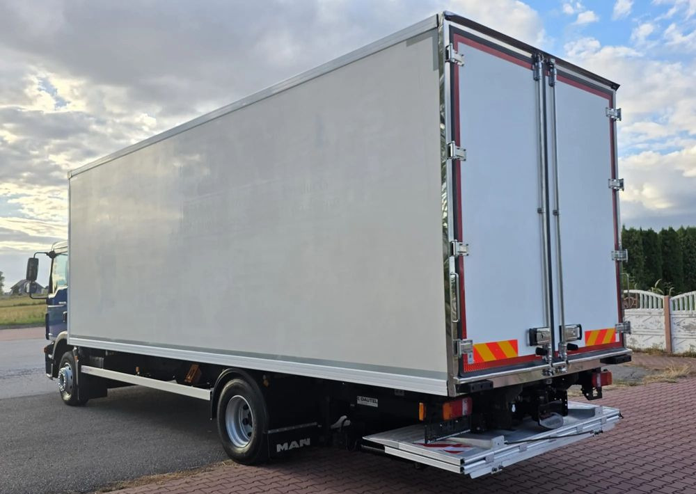 MAN TGM 15.250 / CHŁODNIA / WINDA / 2018 ROK / 230 TYŚ KM / BOCZNE DRZWI / AUTOMAT / SPROWADZONY / E6 / 18 EUROPALET/ - Kühlkoffer LKW: das Bild 3 MAN TGM 15.250 / CHŁODNIA / WINDA / 2018 ROK / 230 TYŚ KM / BOCZNE DRZWI / AUTOMAT / SPROWADZONY / E6 / 18 EUROPALET/ - Kühlkoffer LKW: das Bild 3