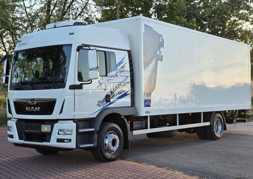 MAN TGM 15.290 / TGL / KONTENER / IZOTERMA / WINDA / KLIMA POSTOJOWA / 2019R / EURO 6 / PEŁEN SERWIS / 8200KG ŁADOWNOŚĆ / SPROWADZONY / ZADBANY / JAK NOWY / KSIĄŻKA SERWISOWA / E6 / 18 PALET - Koffer LKW: das Bild 2 MAN TGM 15.290 / TGL / KONTENER / IZOTERMA / WINDA / KLIMA POSTOJOWA / 2019R / EURO 6 / PEŁEN SERWIS / 8200KG ŁADOWNOŚĆ / SPROWADZONY / ZADBANY / JAK NOWY / KSIĄŻKA SERWISOWA / E6 / 18 PALET - Koffer LKW: das Bild 2