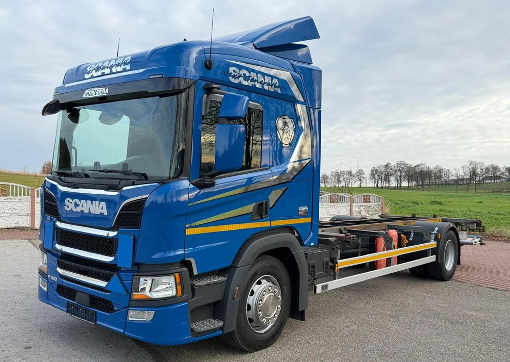 Scania P360 / P410 / BDF / RAMA / FIRANKA / PEŁNA SYPIALKA / WINDA / E6 / CAŁA NA PODUSZKACH / ROZSTAW OSI 5.5M / LAWETA / DO ŻYWCA / DO BYDŁA / DO ZABUDOWY / SPROWADZONA - Fahrgestell LKW: das Bild 1 Scania P360 / P410 / BDF / RAMA / FIRANKA / PEŁNA SYPIALKA / WINDA / E6 / CAŁA NA PODUSZKACH / ROZSTAW OSI 5.5M / LAWETA / DO ŻYWCA / DO BYDŁA / DO ZABUDOWY / SPROWADZONA - Fahrgestell LKW: das Bild 1