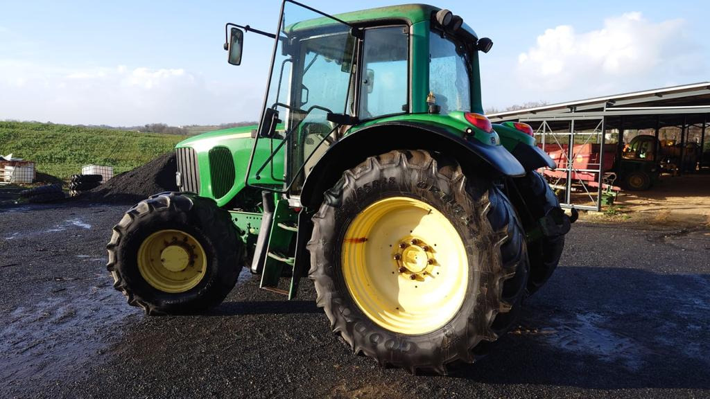JOHN DEERE 6520 - Landmaschine: das Bild 1 JOHN DEERE 6520 - Landmaschine: das Bild 1