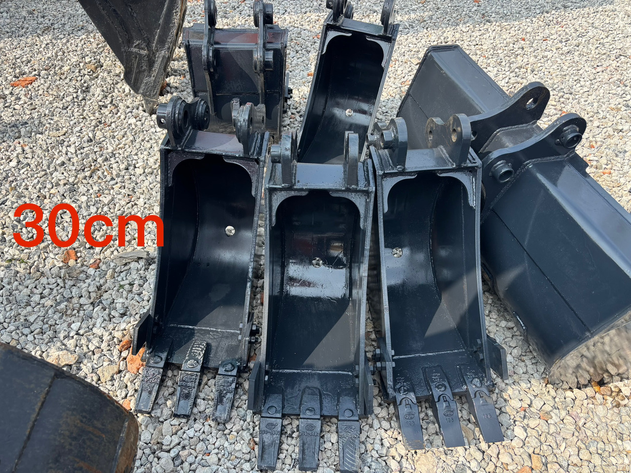 30cm bucket - Baggerschaufel für Minibagger: das Bild 1 30cm bucket - Baggerschaufel für Minibagger: das Bild 1