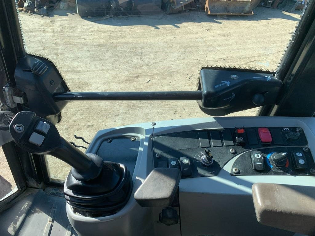 Radlader CAT 908H: das Bild 16
