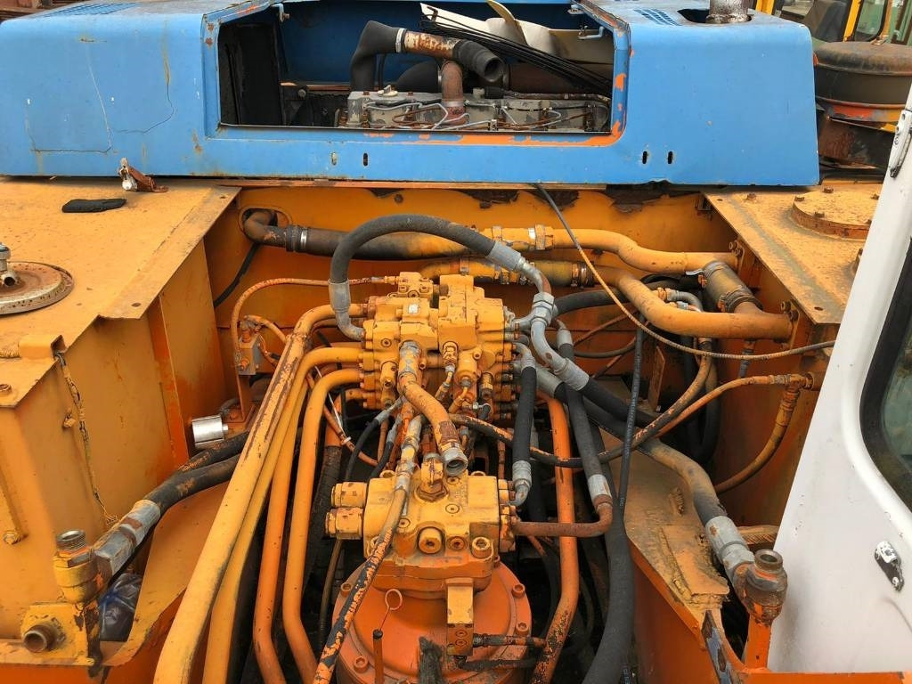 Halla Hitachi HE 280 ICE - Kettenbagger: das Bild 4 Halla Hitachi HE 280 ICE - Kettenbagger: das Bild 4