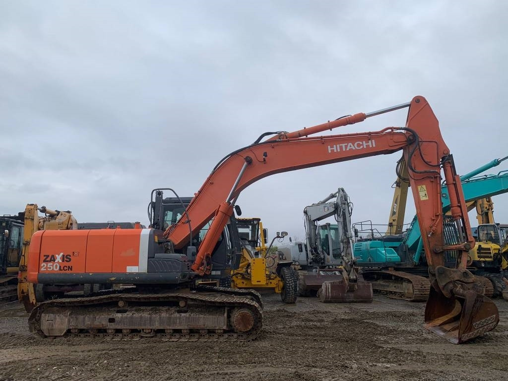 Hitachi ZX 250 LC N-3 - Kettenbagger: das Bild 5 Hitachi ZX 250 LC N-3 - Kettenbagger: das Bild 5