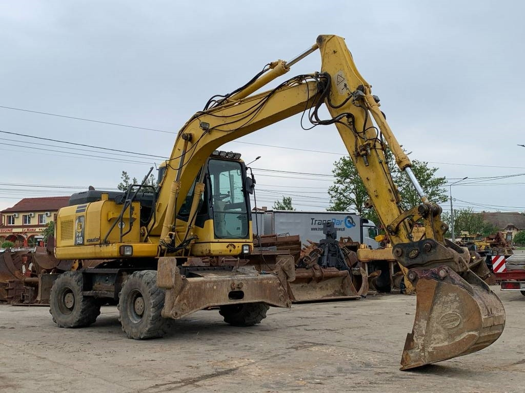 Komatsu PW 140-7 - Mobilbagger: das Bild 5 Komatsu PW 140-7 - Mobilbagger: das Bild 5