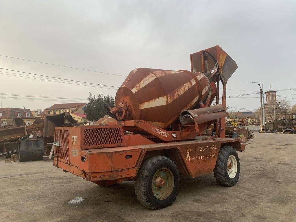 Messersi P2-R4 - Fahrmischer: das Bild 3 Messersi P2-R4 - Fahrmischer: das Bild 3