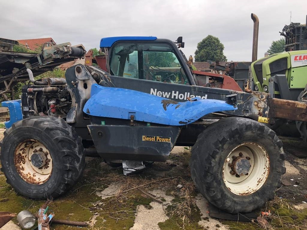 Teleskoplader New Holland LM 435-410 FOR PARTS: das Bild 6