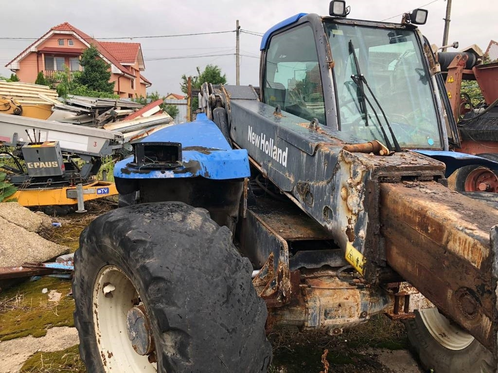 Teleskoplader New Holland LM 435-410 FOR PARTS: das Bild 7