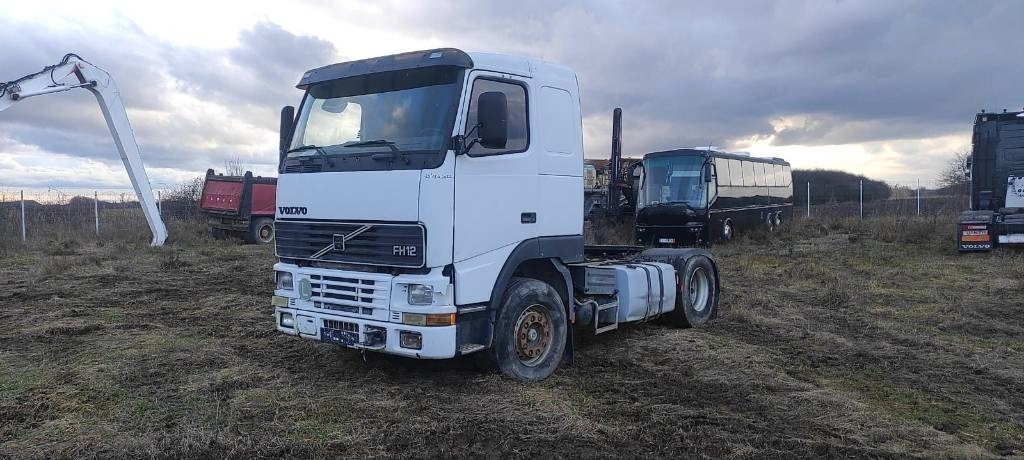 Volvo FH12 380 - Sattelzugmaschine: das Bild 2 Volvo FH12 380 - Sattelzugmaschine: das Bild 2
