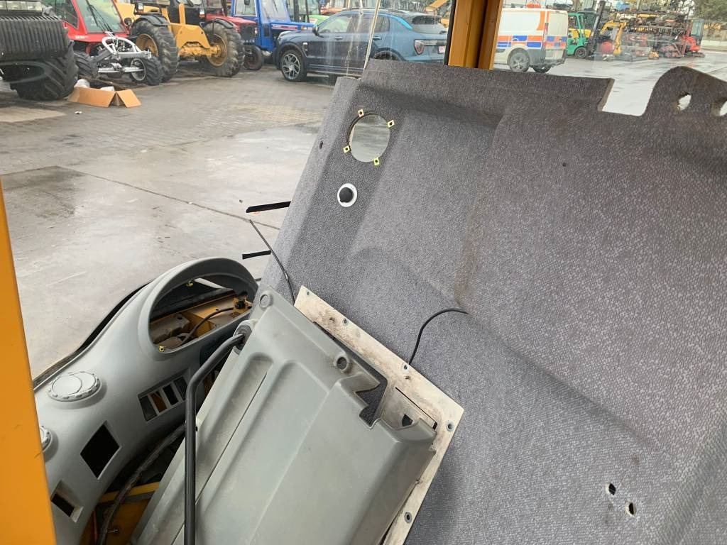 Volvo L 50 E - L100 Cabin - Fahrerhaus für Baumaschine: das Bild 5 Volvo L 50 E - L100 Cabin - Fahrerhaus für Baumaschine: das Bild 5