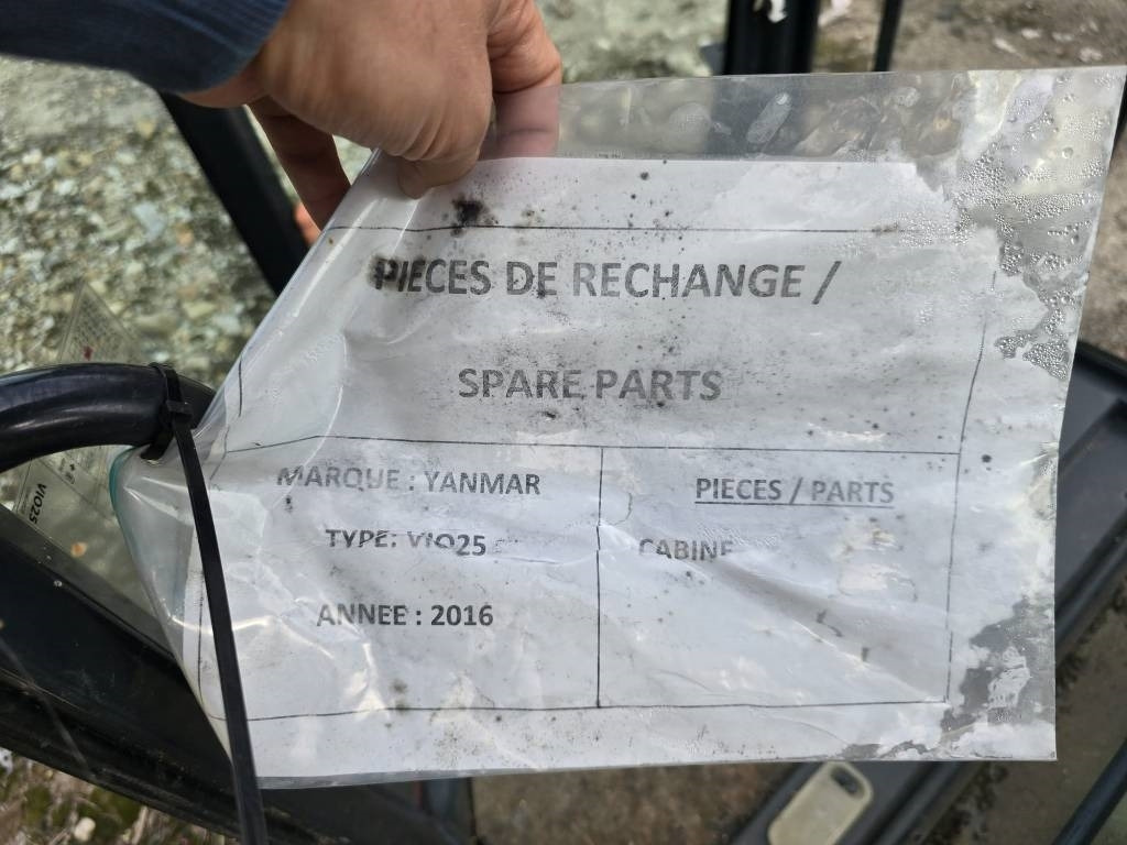 Yanmar Vio 25 Cabine - Fahrerhaus für Baumaschine: das Bild 4 Yanmar Vio 25 Cabine - Fahrerhaus für Baumaschine: das Bild 4