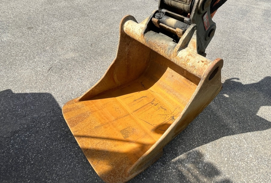 HITACHI Zaxis 130 - Kettenbagger: das Bild 4 HITACHI Zaxis 130 - Kettenbagger: das Bild 4
