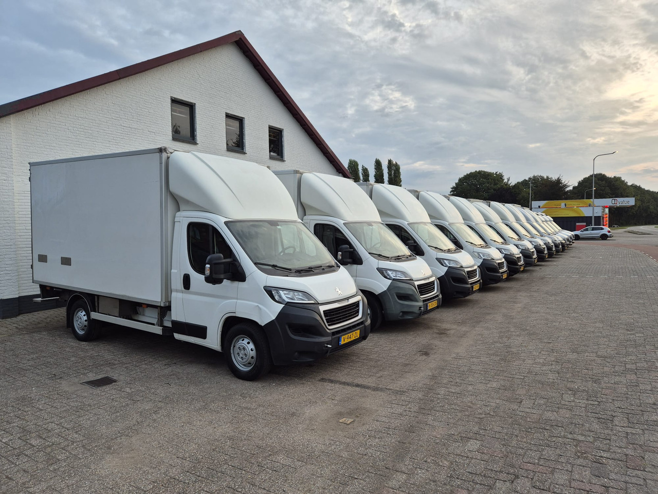 Peugeot 20 x Boxer HDI 160PK EURO 6 Koelwagen Bj2018-2019 - Kühltransporter: das Bild 1 Peugeot 20 x Boxer HDI 160PK EURO 6 Koelwagen Bj2018-2019 - Kühltransporter: das Bild 1