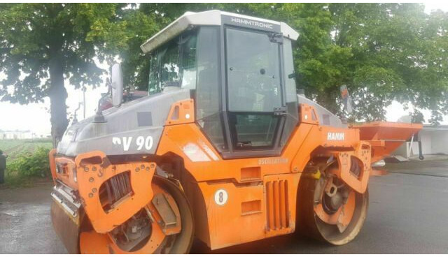 Hamm DV90 VO mit Streuer Klima German Maschine - Walzen: das Bild 1 Hamm DV90 VO mit Streuer Klima German Maschine - Walzen: das Bild 1