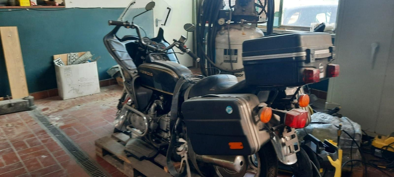 Honda GL 2 Goldwing - Motorrad: das Bild 2 Honda GL 2 Goldwing - Motorrad: das Bild 2