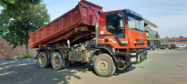 Iveco 260AD500PS 6x4 Blatt/Blatt AHK Retarder - Kipper: das Bild 3 Iveco 260AD500PS 6x4 Blatt/Blatt AHK Retarder - Kipper: das Bild 3