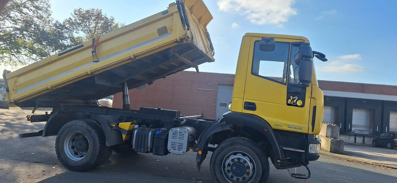 Iveco ML150E25 4x4 Kipper AHK org.93tkm 1-Hand - Kipper: das Bild 4 Iveco ML150E25 4x4 Kipper AHK org.93tkm 1-Hand - Kipper: das Bild 4