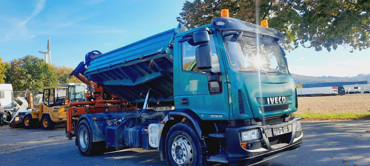 Iveco ML180E28K 4x2 mit Kran/Funk/Greifer - Kipper, Autokran: das Bild 4 Iveco ML180E28K 4x2 mit Kran/Funk/Greifer - Kipper, Autokran: das Bild 4