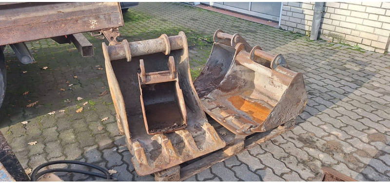 Kubota Löffel für Minibagger - Baggerschaufel: das Bild 2 Kubota Löffel für Minibagger - Baggerschaufel: das Bild 2