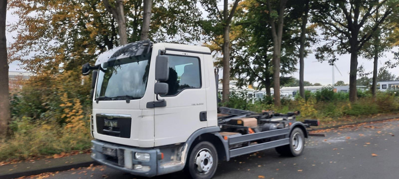MAN TGL 8.220 Abrollkipper - Abrollkipper: das Bild 2 MAN TGL 8.220 Abrollkipper - Abrollkipper: das Bild 2