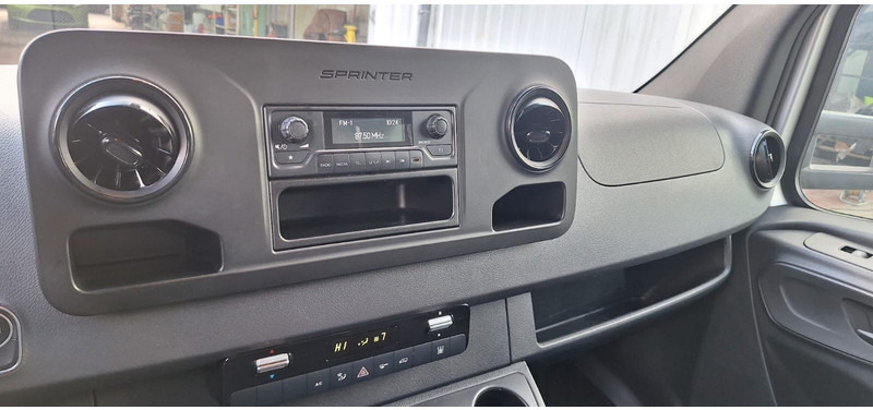 Mercedes-Benz 315 317 319 Sprinter III Koffer - Koffer Transporter: das Bild 5 Mercedes-Benz 315 317 319 Sprinter III Koffer - Koffer Transporter: das Bild 5