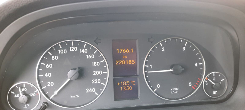 Mercedes-Benz A-Klasse 180 A 180 CDI AVANTGARDE - PKW: das Bild 3 Mercedes-Benz A-Klasse 180 A 180 CDI AVANTGARDE - PKW: das Bild 3