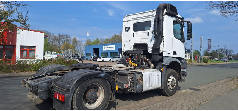 Mercedes-Benz 1840 HD 4x4 Arocs - Sattelzugmaschine: das Bild 4 Mercedes-Benz 1840 HD 4x4 Arocs - Sattelzugmaschine: das Bild 4