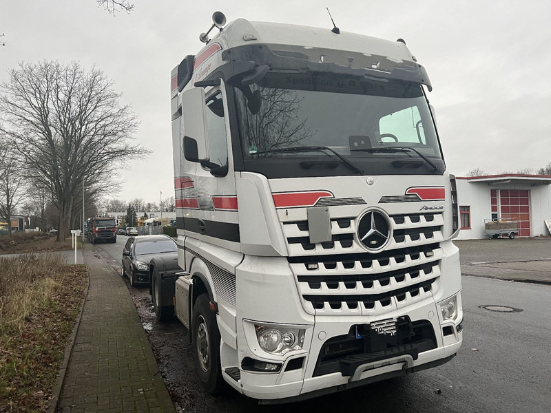 Mercedes-Benz 1845 Arocs 4x4 HD 1-Hand - Sattelzugmaschine: das Bild 5 Mercedes-Benz 1845 Arocs 4x4 HD 1-Hand - Sattelzugmaschine: das Bild 5
