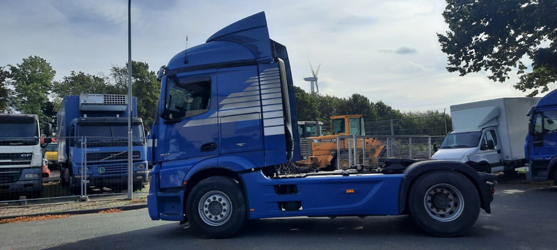 Mercedes-Benz 1845LS Actros 4x2 SZM Voll. StreamSpace - Sattelzugmaschine: das Bild 4 Mercedes-Benz 1845LS Actros 4x2 SZM Voll. StreamSpace - Sattelzugmaschine: das Bild 4