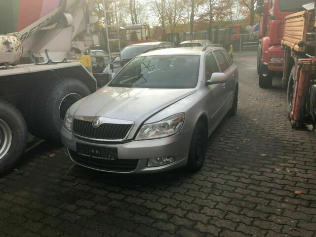Skoda Octavia Scout Vollausst. 105 KW - PKW: das Bild 1 Skoda Octavia Scout Vollausst. 105 KW - PKW: das Bild 1