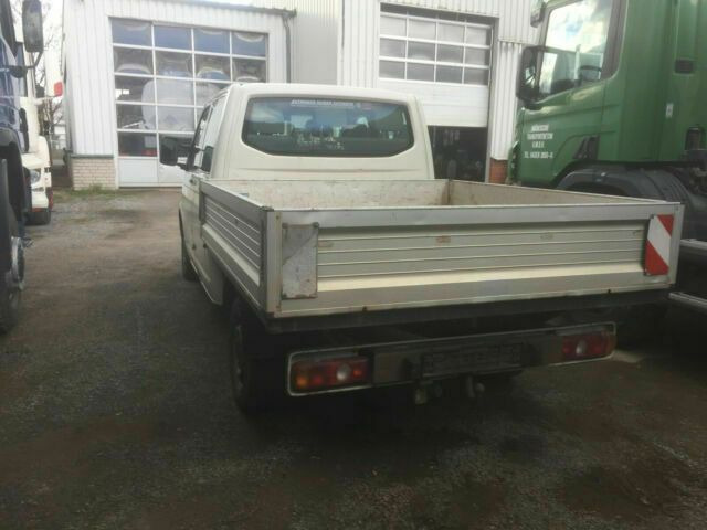 Volkswagen T5 Pritsche Doka - Pritsche Transporter, Transporter mit Doppelkabine: das Bild 4 Volkswagen T5 Pritsche Doka - Pritsche Transporter, Transporter mit Doppelkabine: das Bild 4