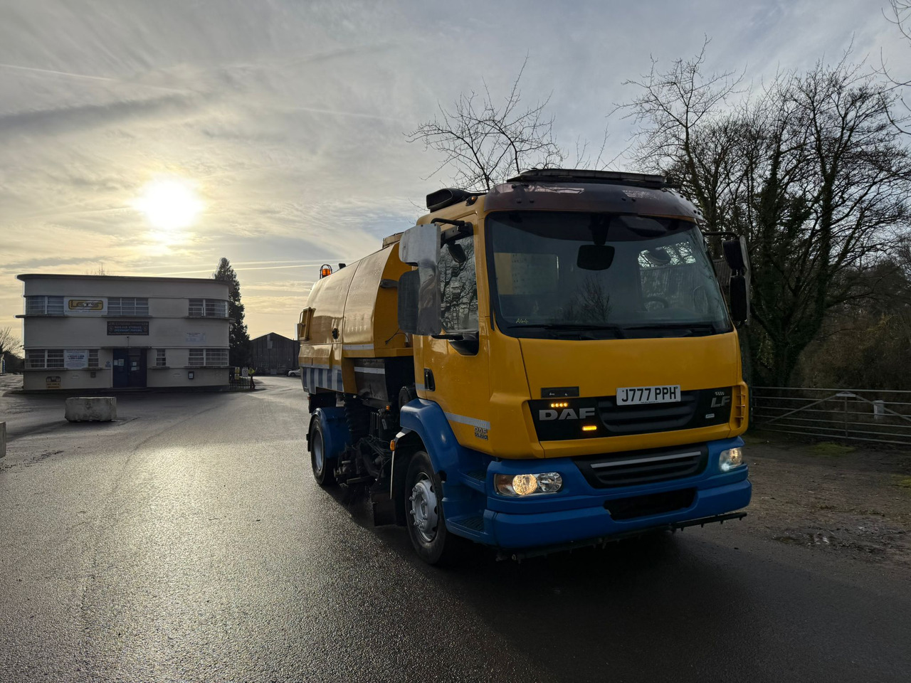 2010 DAF LF 55.220 Road Sweeper - Pritsche LKW: das Bild 5 2010 DAF LF 55.220 Road Sweeper - Pritsche LKW: das Bild 5