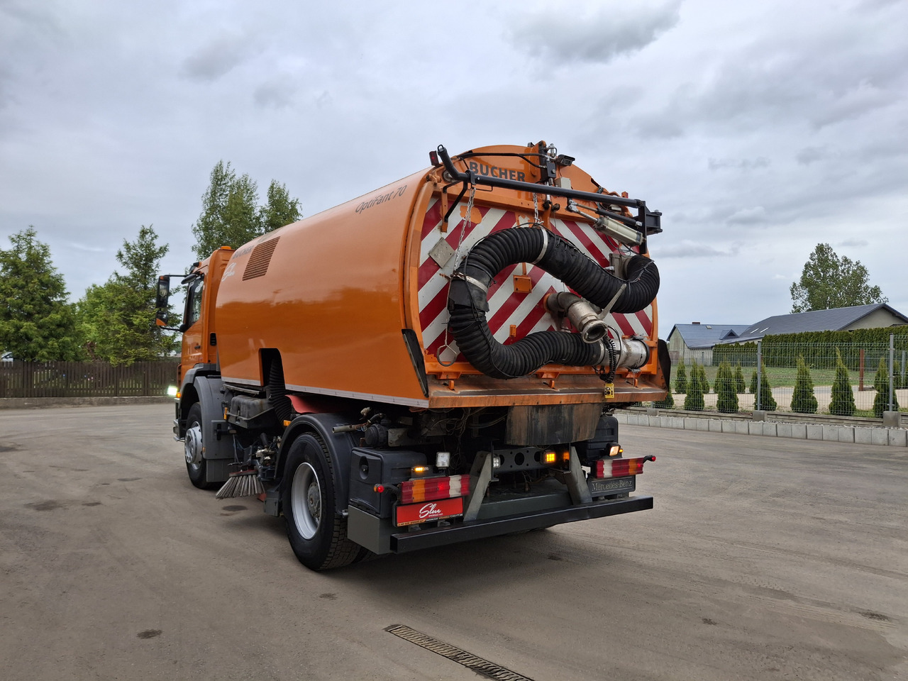 MERCEDES-BENZ Axor 1823 Zamiatarka Kehrmaschine BUCHER 2 Motoren Szczotki L/R Sweeper - Kehrmaschine: das Bild 3 MERCEDES-BENZ Axor 1823 Zamiatarka Kehrmaschine BUCHER 2 Motoren Szczotki L/R Sweeper - Kehrmaschine: das Bild 3