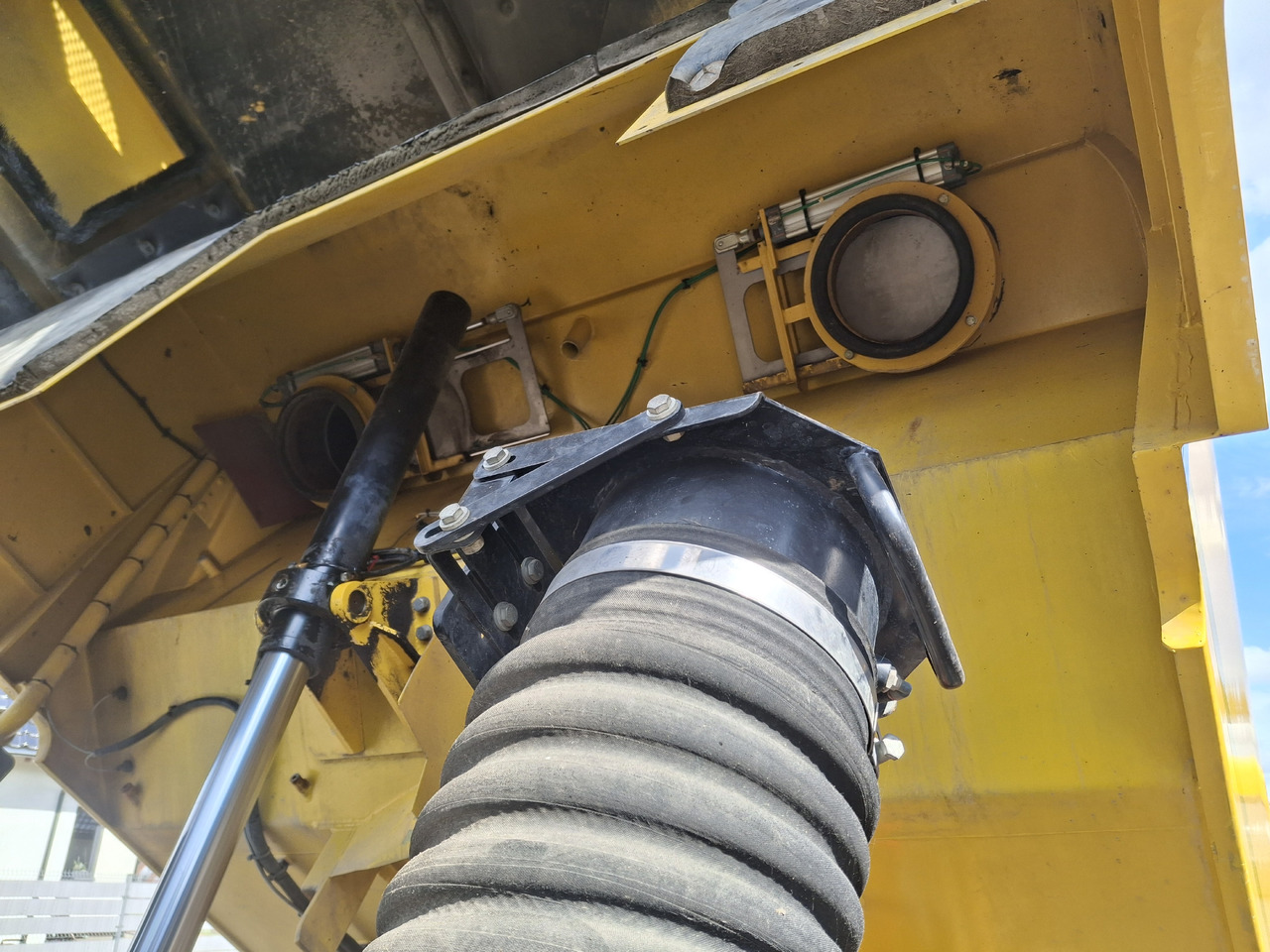 Kehrmaschine RENAULT C280 Kehrmaschine Zamiatarka SEMAT Zoeller FAUN Karcher L/R 2 Motoren 2018r 740 Mth Euro 6: das Bild 27