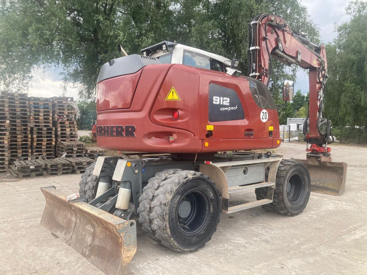 Mobilbagger Liebherr A 912 Compact Rotator R4: das Bild 9