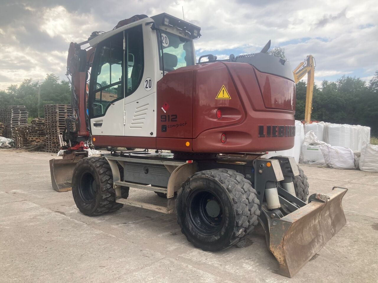 Mobilbagger Liebherr A 912 Compact Rotator R4: das Bild 12