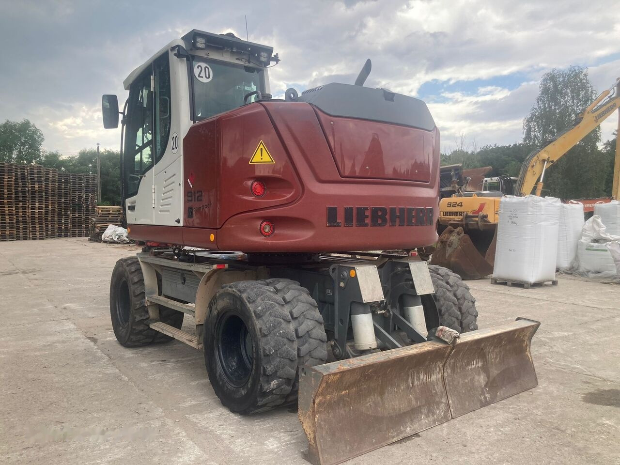Mobilbagger Liebherr A 912 Compact Rotator R4: das Bild 11