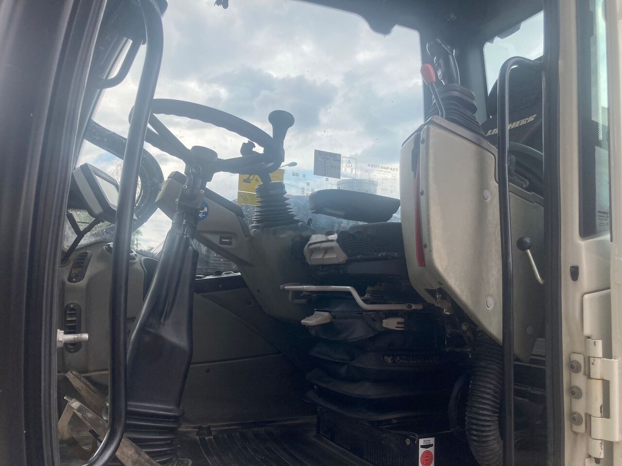 Mobilbagger Liebherr A 912 Compact Rotator R4: das Bild 14