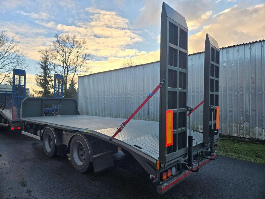 Fliegl NEW SUPERSTRUCTURE + VINCH - Pritschenanhänger/ Plattformanhänger: das Bild 2 Fliegl NEW SUPERSTRUCTURE + VINCH - Pritschenanhänger/ Plattformanhänger: das Bild 2