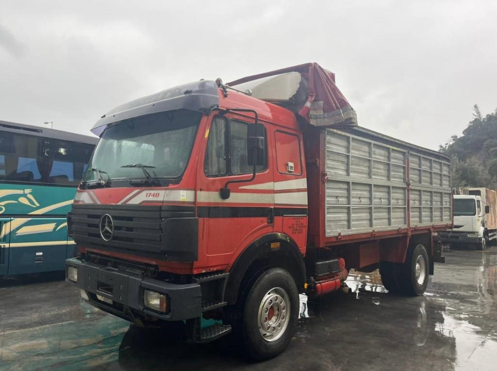 Mercedes-Benz 1748 - Kipper: das Bild 2 Mercedes-Benz 1748 - Kipper: das Bild 2