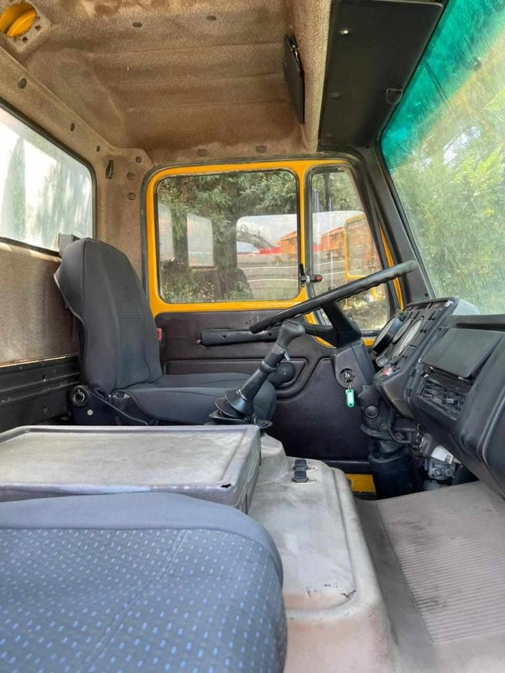 Fahrmischer Mercedes-Benz 3229 V8 8X4: das Bild 6