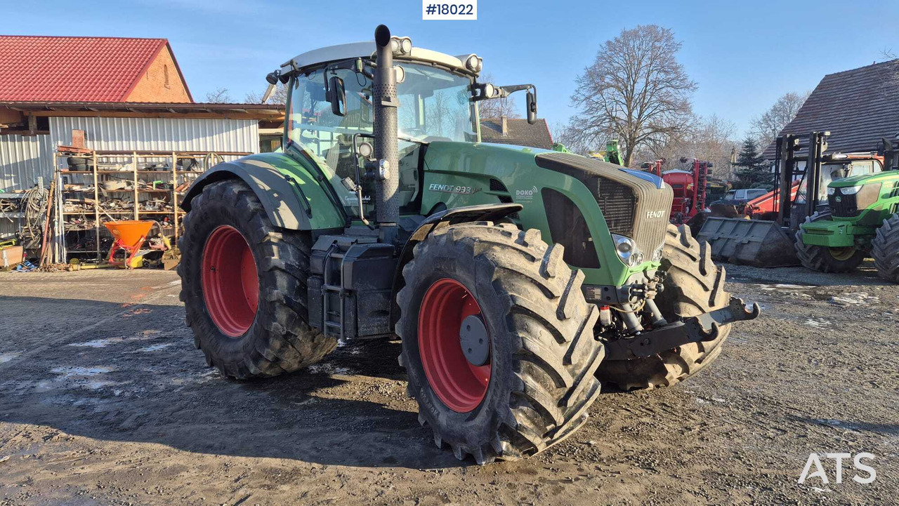 FENDT 933 Vario agricultural tractor (2015) - Traktor: das Bild 1 FENDT 933 Vario agricultural tractor (2015) - Traktor: das Bild 1